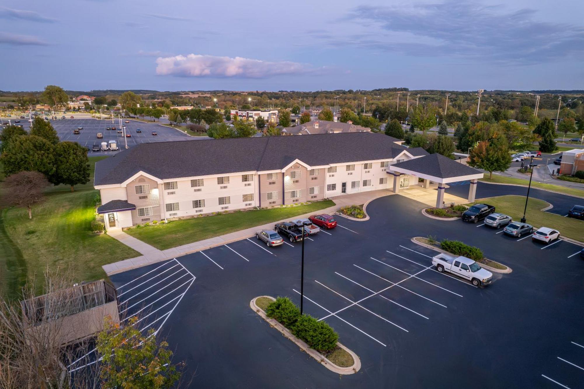 Sleep Inn & Suites Verona Exterior photo